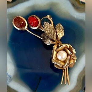 VINTAGE EGYPTIAN REVIVAL SCARAB PEARL FLOWER BROOCH